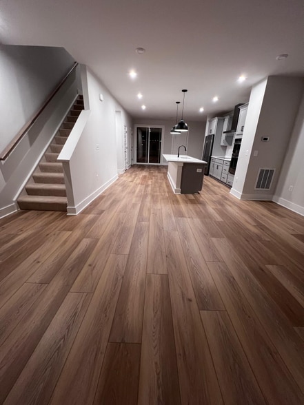 Building Photo - 9486 Pinkman Rd