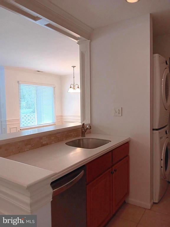 Building Photo - 1606 Diamond Dr