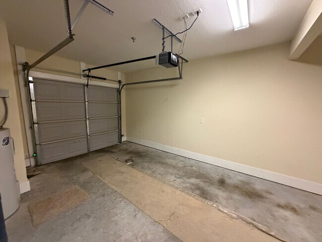 Building Photo - 501 Reserve Ln