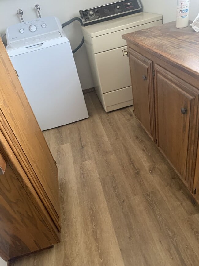 Building Photo - Amazing Mountain Views...