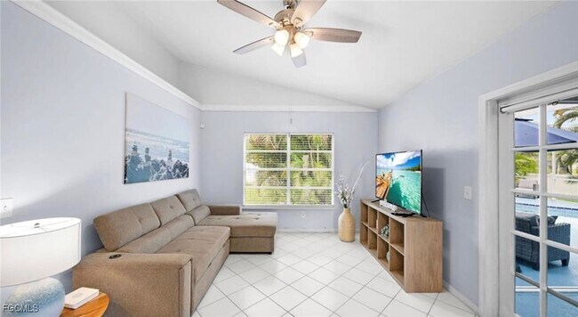 Building Photo - 3107 SW 15th Ave