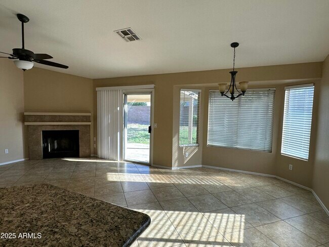 Building Photo - 4833 W Taro Dr