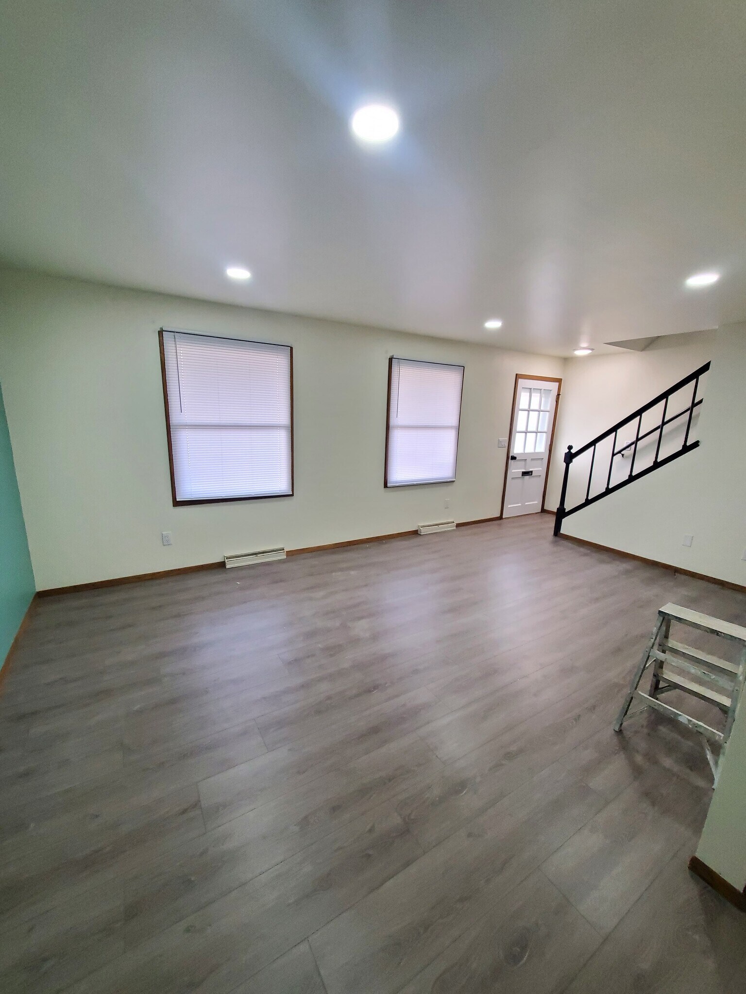 living space area - 1863 Wisconsin St