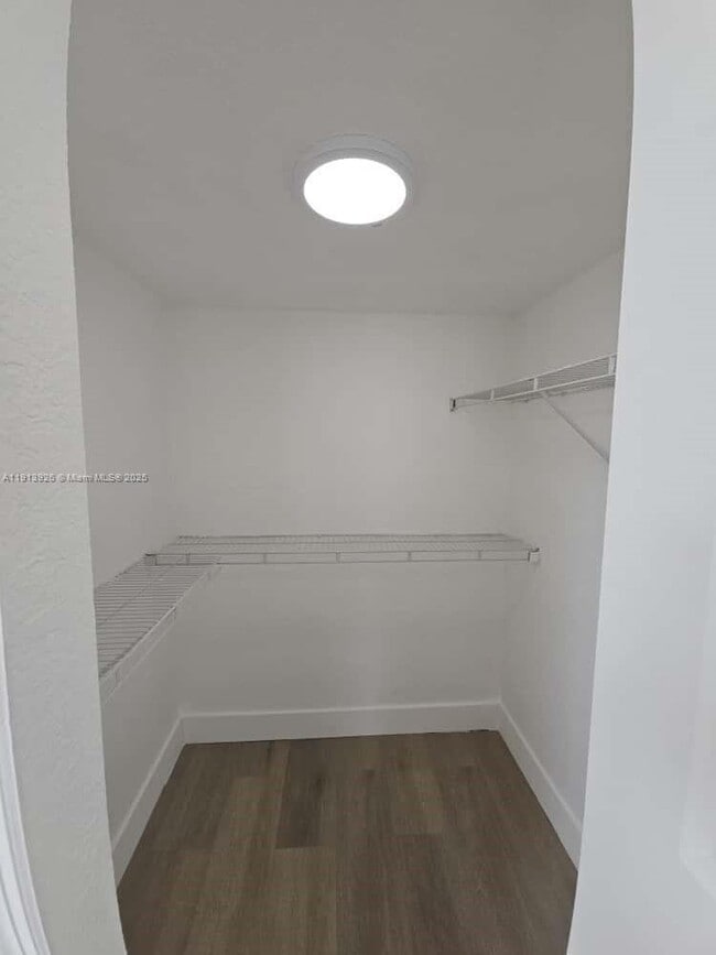 Building Photo - 8101 Crespi Blvd