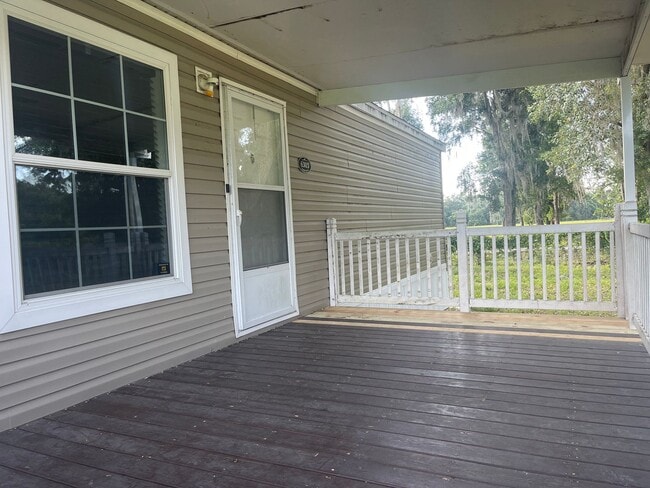 Building Photo - Quiet 3/2