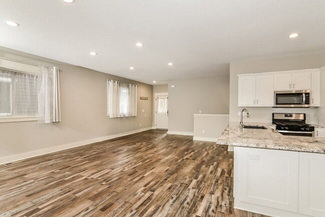 Building Photo - 312 61st St