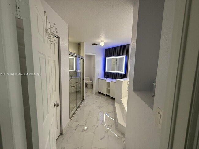 Building Photo - 9352 SW 155th Ave