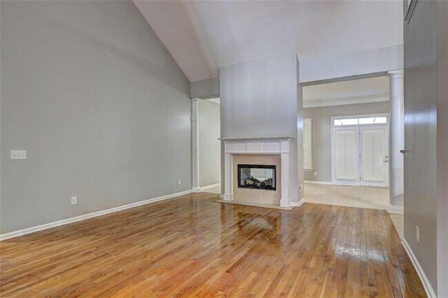 Building Photo - 490 Grand Teton Cir