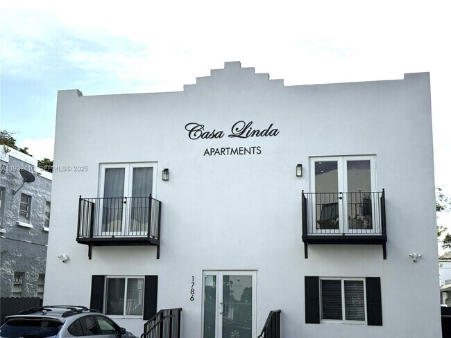 Building Photo - 1786 SW 9th St