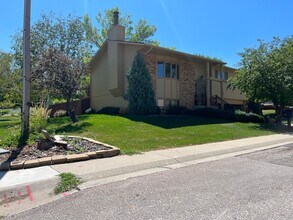 Building Photo - 4 Bedroom, 3 Bathroom, 2 Car Garage Home o...