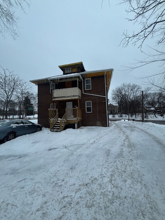 Building Photo - 235 S Arlington St