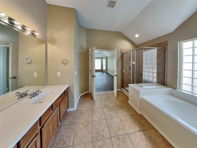 Building Photo - 2914 Acacia Fair Ln