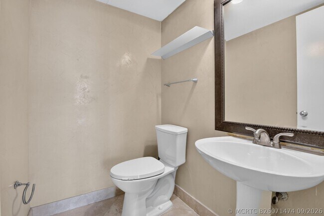 Building Photo - 2300 NE 33rd Ave