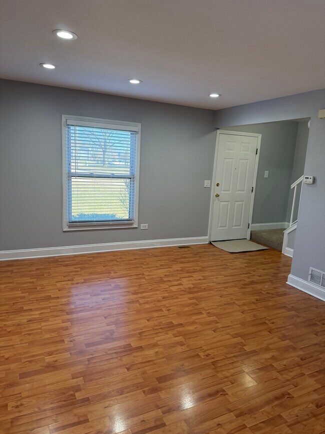 Building Photo - 1049 Newport Harbor