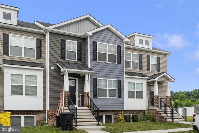 Building Photo - 31 Moses Dr