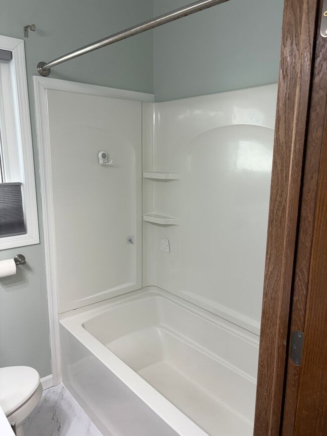 Building Photo - 1524 5th Ave N