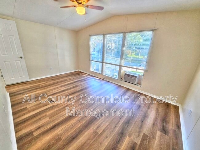 Building Photo - 7603 Plumwood Dr