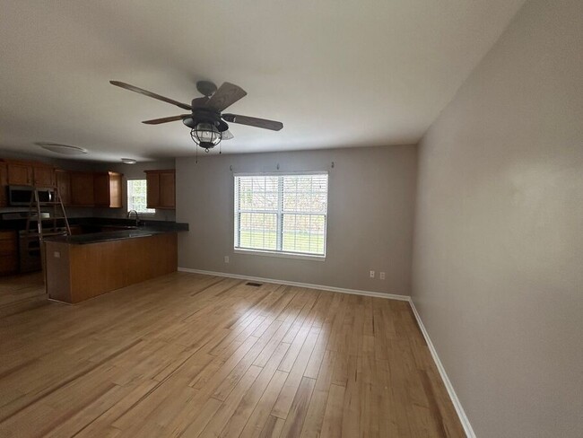 Building Photo - 281 Bay Pointe Dr