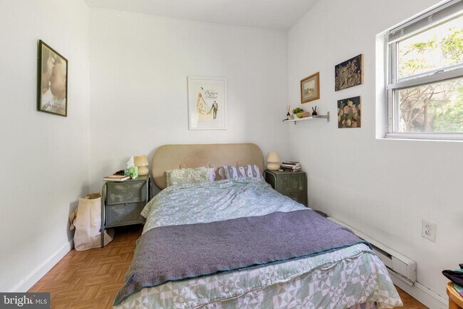 Building Photo - 2010 E York St