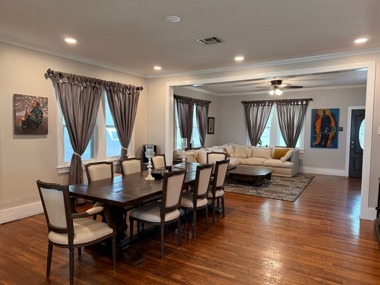 Building Photo - 110 S Saint John St