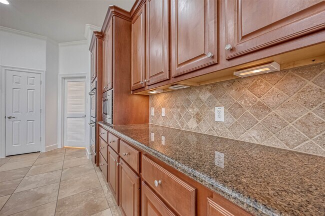 Building Photo - 25510 Autumnwind Ct