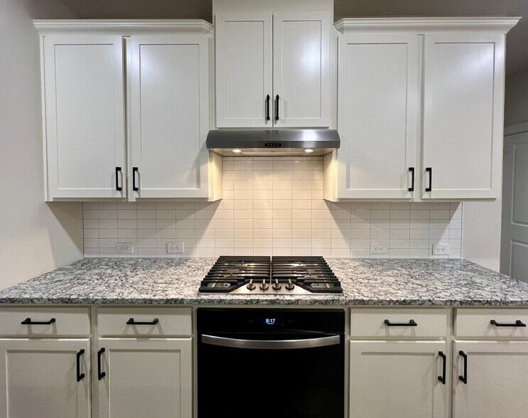 Building Photo - 1245 Willowcrest Way