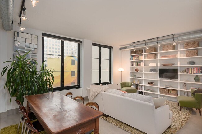 Building Photo - 1133 14th St NW