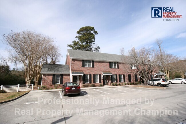 Primary Photo - Adorable 2 BD Townhome with Private Patio