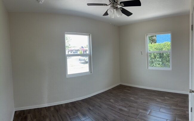Building Photo - 608 Barcelona Dr