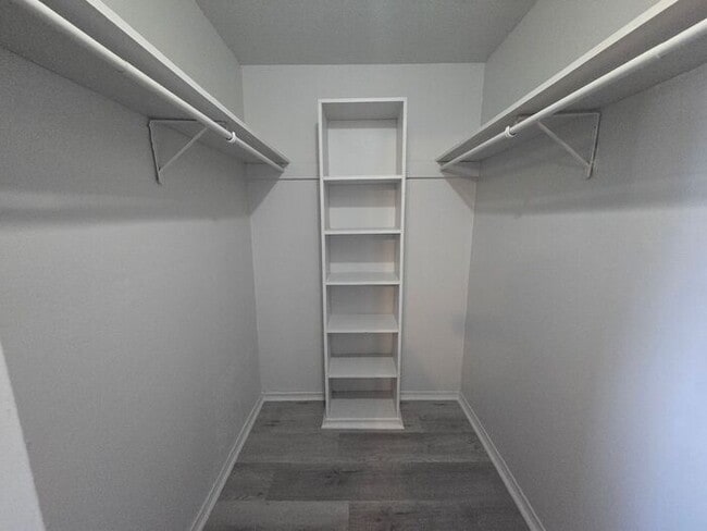 Building Photo - 3 Bedroom/2 Bathroom/1 Covered Parking Places - Remodeled