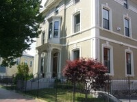 Building Photo - Beautiful 1 Bedroom In One Of Portlands Most Historic Buildings