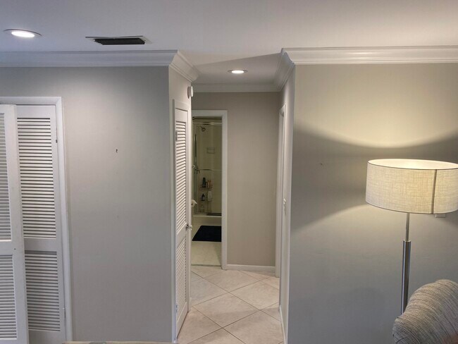 Building Photo - 800 Coquina Ln