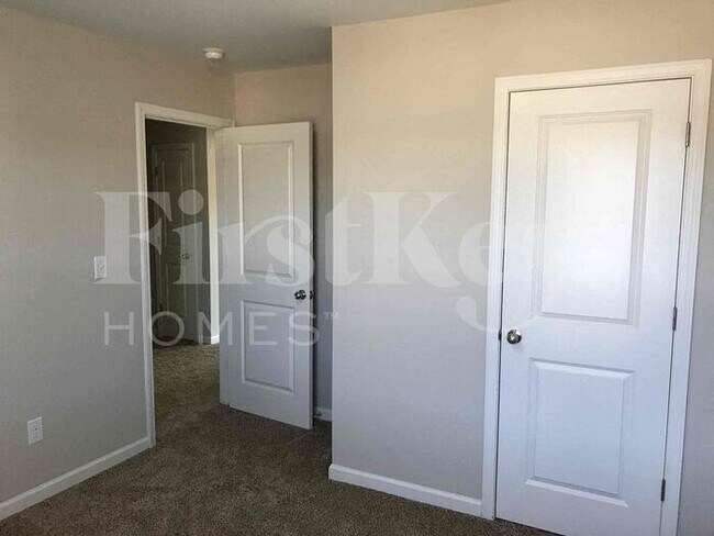 Building Photo - 3861 Cameron Trail SE