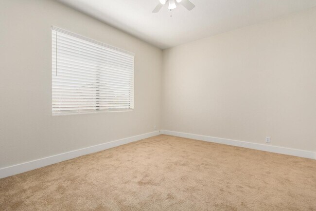 Building Photo - 1630 S Lemon