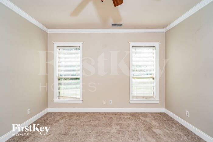 Building Photo - 6950 Meadow Ridge Dr