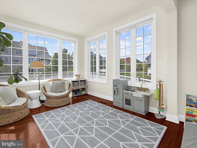 Building Photo - 8512 Pine Springs Dr