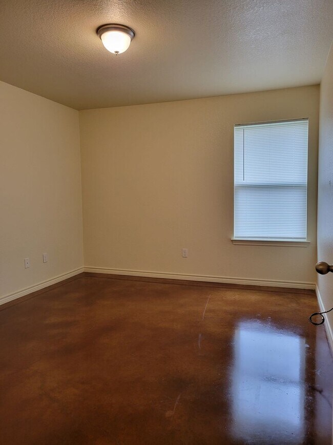 Building Photo - 207 Coby Dr