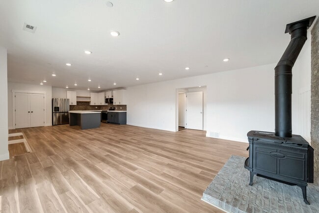 Building Photo - 14534 S Shaggy Mountain Rd