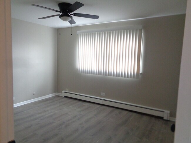 Building Photo - 7323 W 79th St