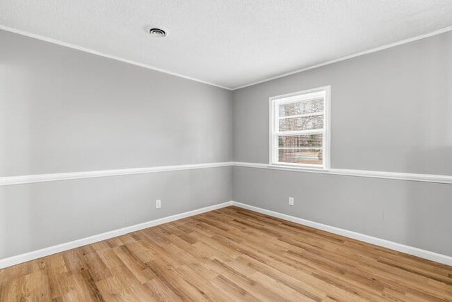 Building Photo - 4652 S Holden Rd