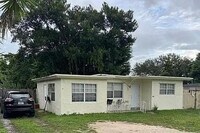 Building Photo - 5821 Taft St