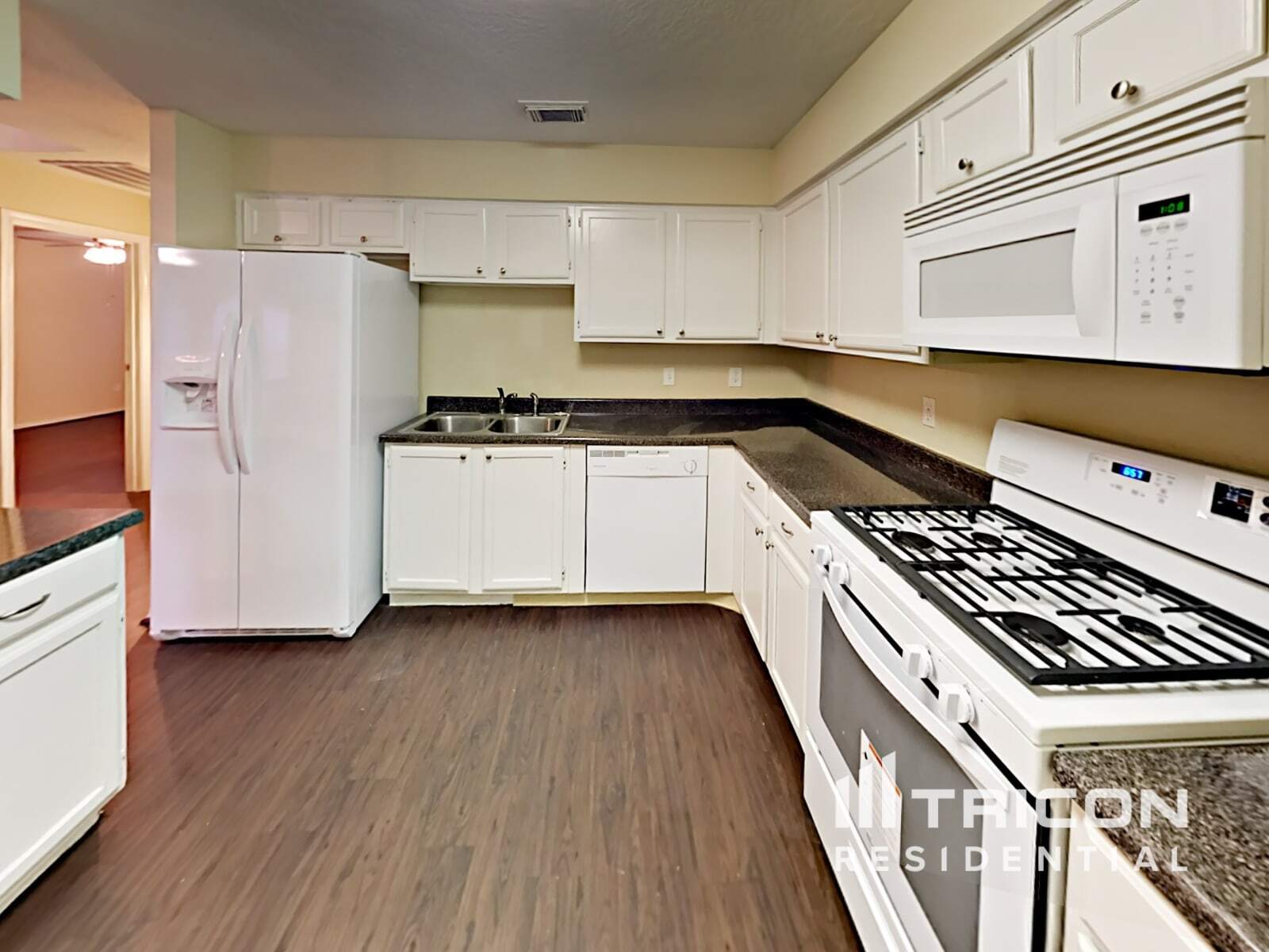 Building Photo - 943 Somercotes Ln
