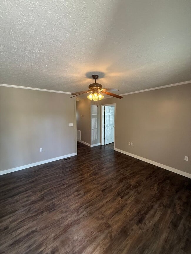 Building Photo - 264 Peterson Ave