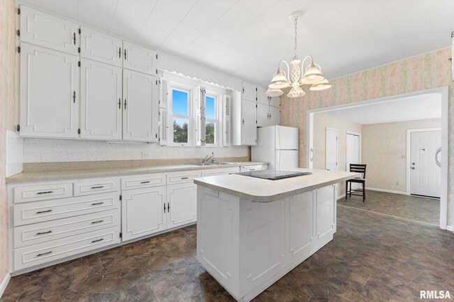 Building Photo - 2442 Mittman Rd