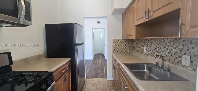 Building Photo - 8430 Harding Ave