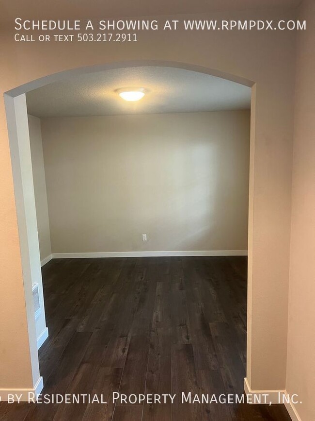 Building Photo - 14075 SW Compass Dr