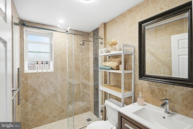 Building Photo - 616 Greenway Ave