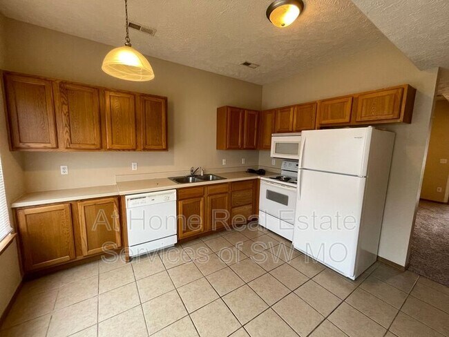 Building Photo - 5596 N. Green