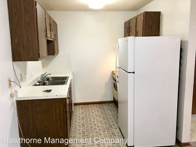 Building Photo - 3400 Balboa Ln