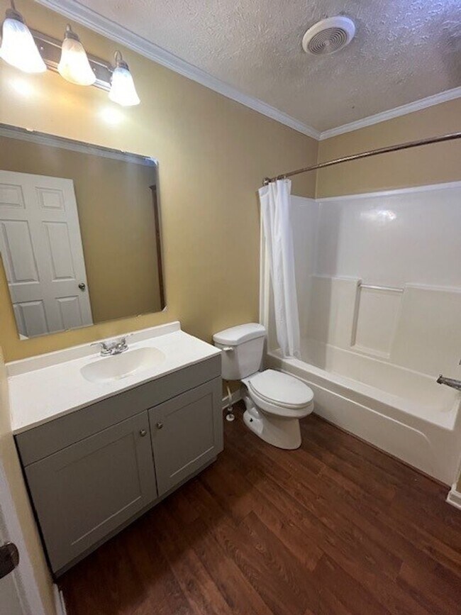 Building Photo - Spacious 3 bedroom 2 bath home in Leland